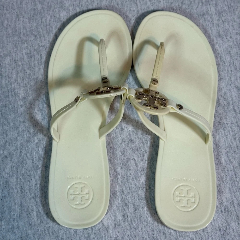 Tory Burch Mini Miller Jelly Thong Flat Sandals‎ – Ivory/Cream 🤍✨